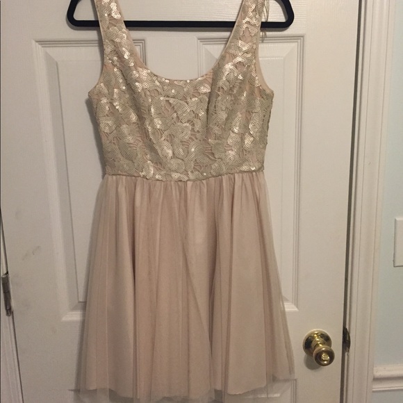 💃Nude/Cream with sequined bodice. Beautifully understated and pretty. 💜 - Picture 5 of 8